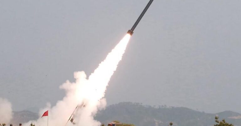 KXDR ABŞ-a cavab olaraq ballistik raket sınaqdan keçirib