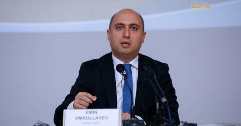 Nazirin çıxışı zamanı həyəcanlı anlar: könüllünün ürəyi getdi
