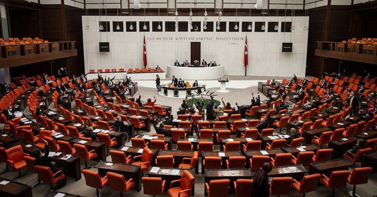 Türkiyə parlamentində müxalifətin daha bir fraksiyası YARADILIR
