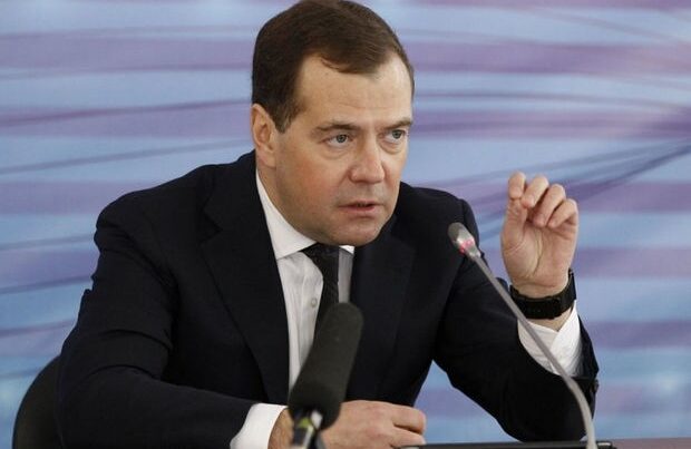 Medvedev onları HƏDƏLƏDİ: “Ölümə ölüm!”