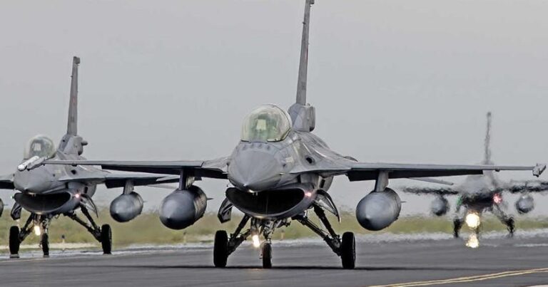 Ukrayna “F-16” qırıcılarının ilk partiyasını alıb – “Bloomberg”