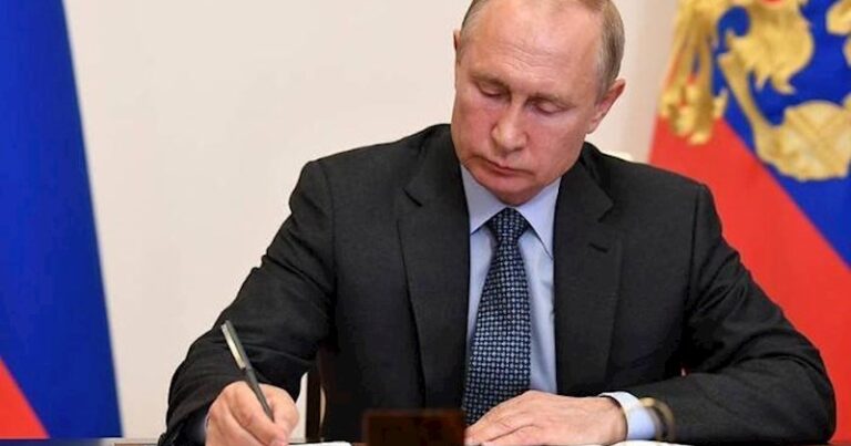 Putin “Roskosmos”un rəhbərini işdən çıxardı