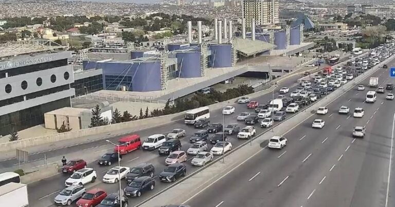 Bakının bir sıra yollarında tıxac müşahidə edilir – SİYAHI