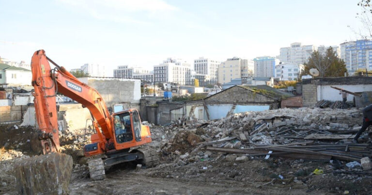 Bakının bir rayonunda 110 bina söküləcək