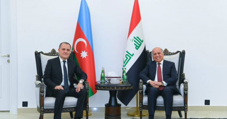 Ceyhun Bayramov iraqlı həmkarı ilə görüşüb