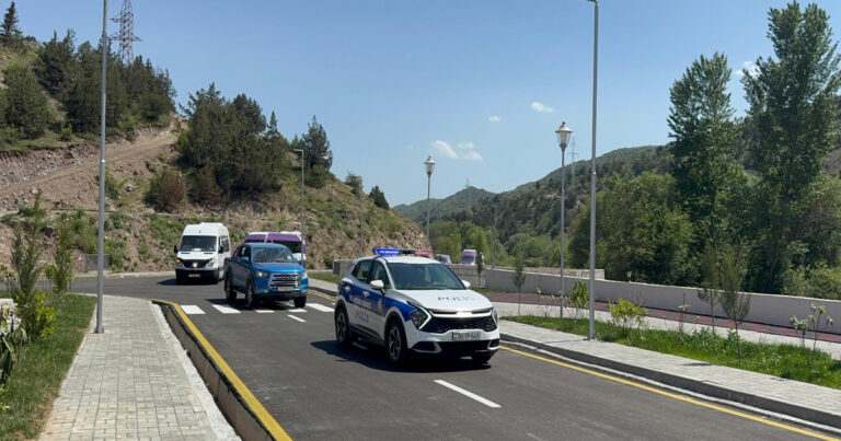 Bəylik kəndinin sakinlərinə evlərin açarları təqdim edildi
