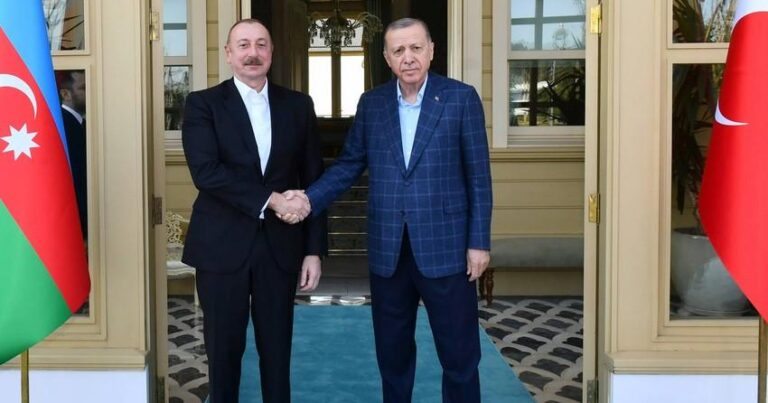 Ərdoğan Əliyevi Müstəqillik Günü münasibətilə təbrik edib