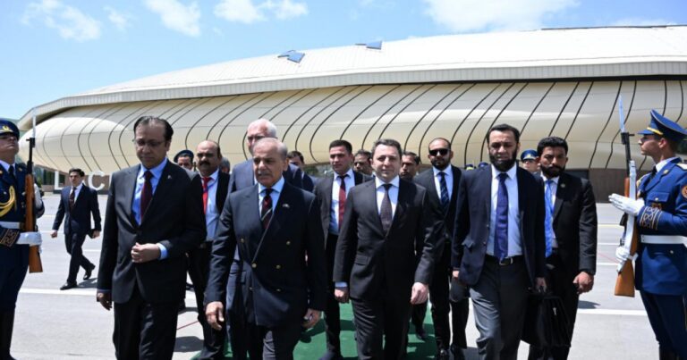 Şahbaz Şərifin Azərbaycana səfəri başa çatıb
