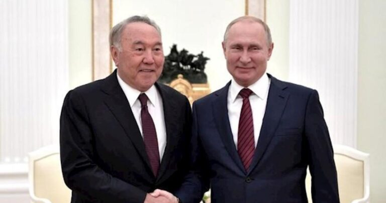 Putin Kremldə Nazarbayevlə görüşüb