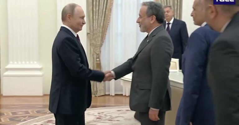 Putin Kremldə İran XİN rəhbərini qəbul edib