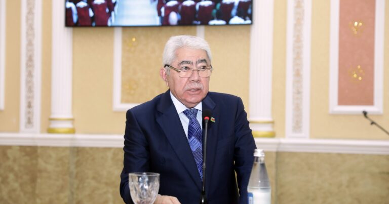 Ağalar Vəliyevdən böyük jest: Qabaqcıl müəllimlərə və əlaçı şagirdlərə 100 min manat pul mükafatı payladı – REPORTAJ