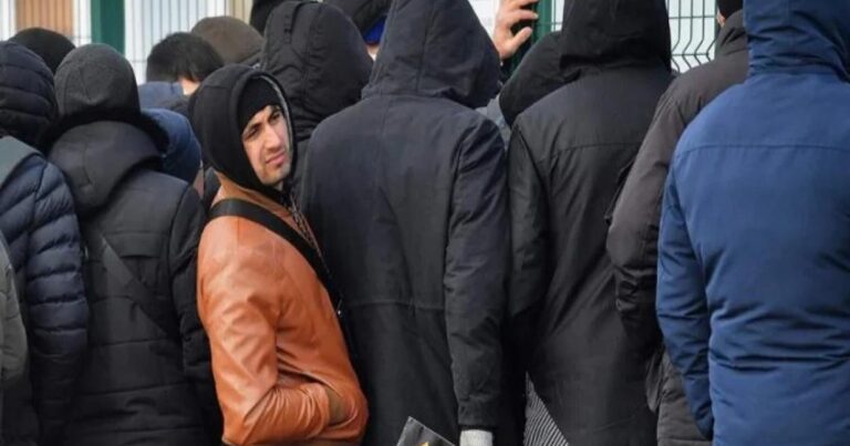 Rusiyada miqrantların yaşadıqları yerdə qeydiyyatı üçün rüsum tətbiq edilə bilər