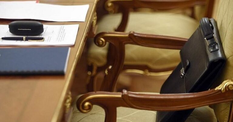 Səs yazısı yayılan məktəb direktoru vəzifəsindən azad edilib