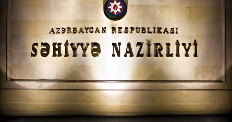 Səhiyyə Nazirliyi qeydiyyatsız botoks və dolğularla bağlı əhaliyə müraciət edib