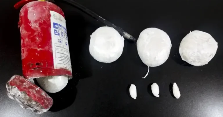 Azərbaycan gömrükçüləri 2 kiloqram metamfetamin aşkar edib Azərbaycan gömrükçüləri 2 kiloqram metamfetamin aşkar edib