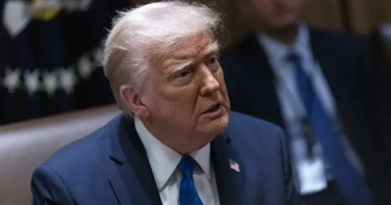 Donald Tramp Sorosa xəbərdarlıq edib