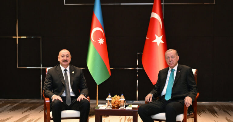 İlham Əliyev Ərdoğanla bir arada – FOTO