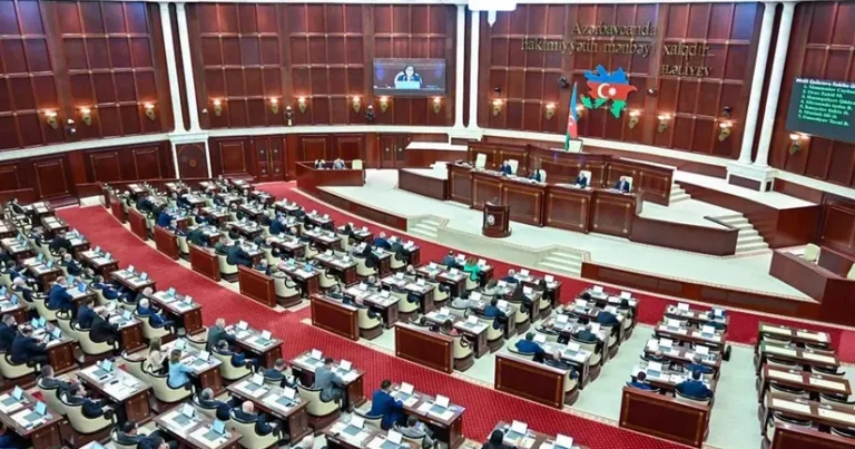 Milli Məclisin plenar iclası başlayıb