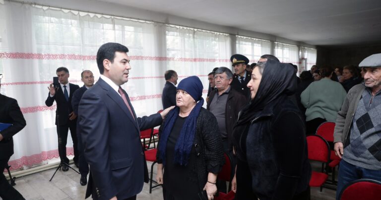 Elnur Rzayev  Qaradağ Buduq kəndində səyyar qəbul keçirib – FOTOLAR