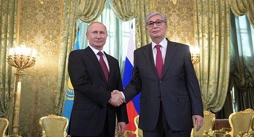 Putin Tokayevlə danışdı