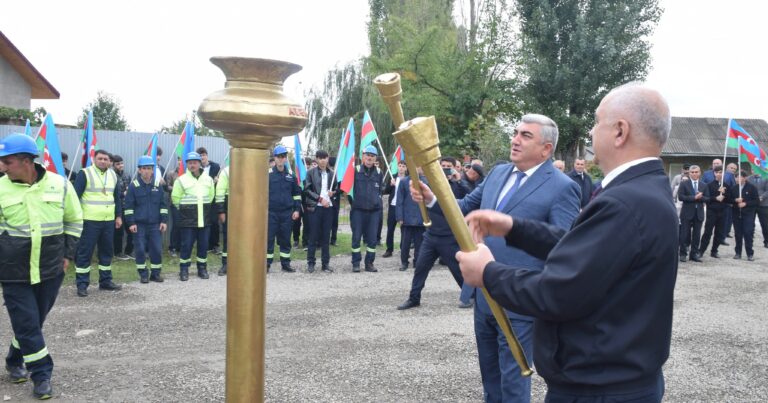 Qubada iki yaşayış massivi mavi yanacaqla təmin edildi – FOTOLAR