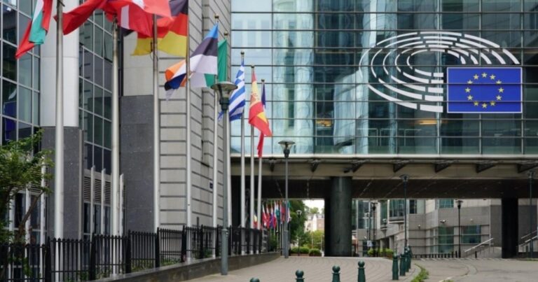 Aİ Rusiya diplomatlarının səfərlərini məhdudlaşdıracaq