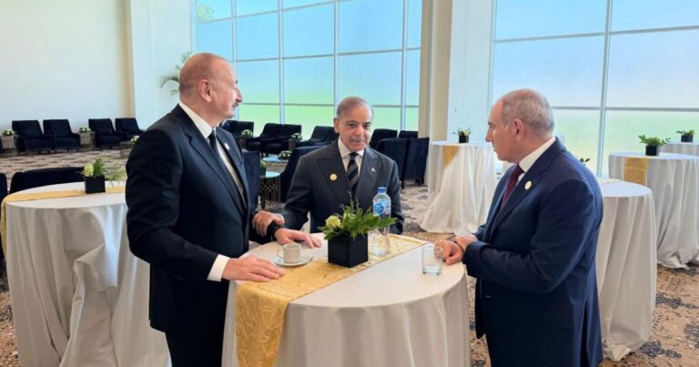 Prezident İlham Əliyev Misirdə Nikol Paşinyanla söhbətləşib