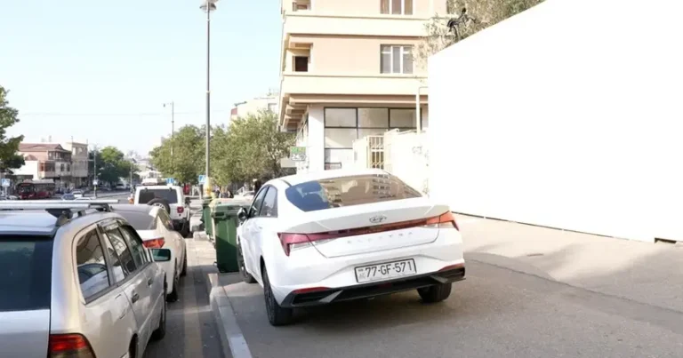 DİN səkilərdə avtomobilini park edən sürücülərə müraciət edib