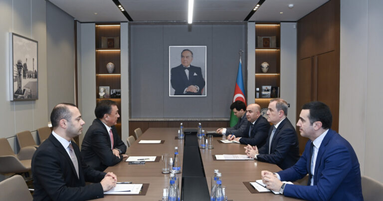 Ceyhun Bayramov TDT baş katibini qəbul etdi