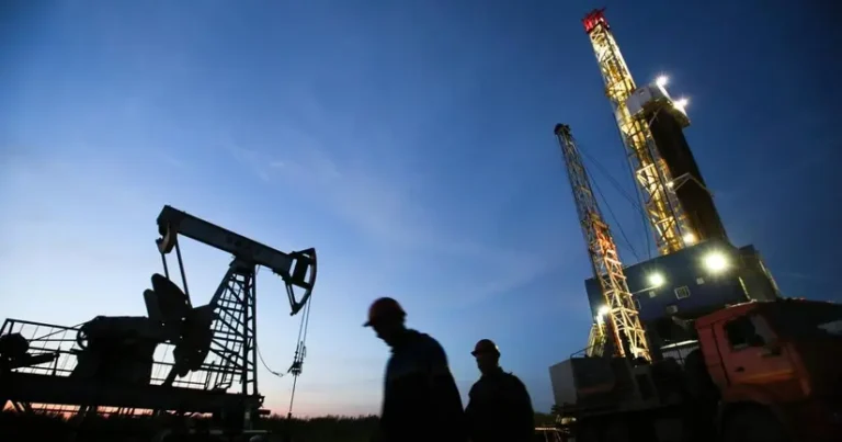 Azərbaycan neftinin qiyməti 65 dollardan aşağı düşüb Azərbaycan neftinin qiyməti 65 dollardan aşağı düşüb