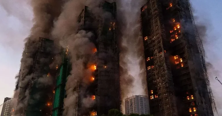 Honkonqda yanğında ölənlərin sayı 146 nəfərə çatıb Honkonqda yanğında ölənlərin sayı 146 nəfərə çatıb