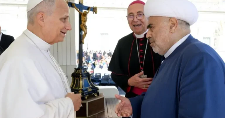 Allahşükür Paşazadə Roma Papası ilə görüşüb Allahşükür Paşazadə Roma Papası ilə görüşüb