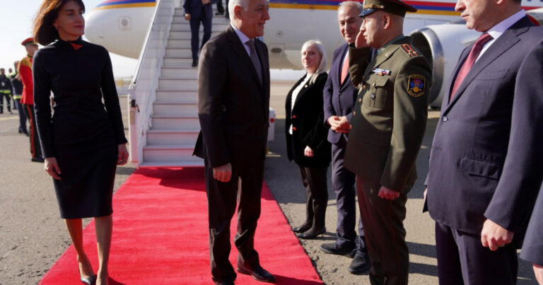 Ermənistan Prezidenti Gürcüstana getdi Ermənistan Prezidenti Gürcüstana getdi