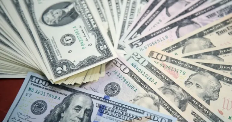 Rusiya iş adamlarının sərvəti ilin əvvəlindən 18,1 milyard dollar artıb Rusiya iş adamlarının sərvəti ilin əvvəlindən 18,1 milyard dollar artıb