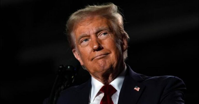 Tramp İrana zərbə endirməkdən özü imtina etdiyini deyib