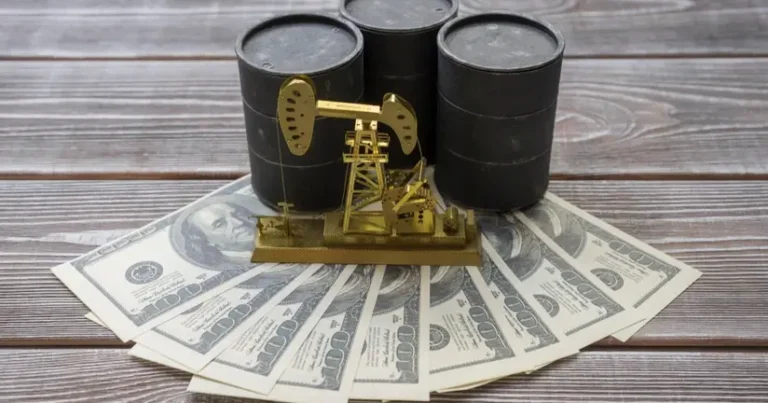 Neft ucuzlaşmağa davam edir