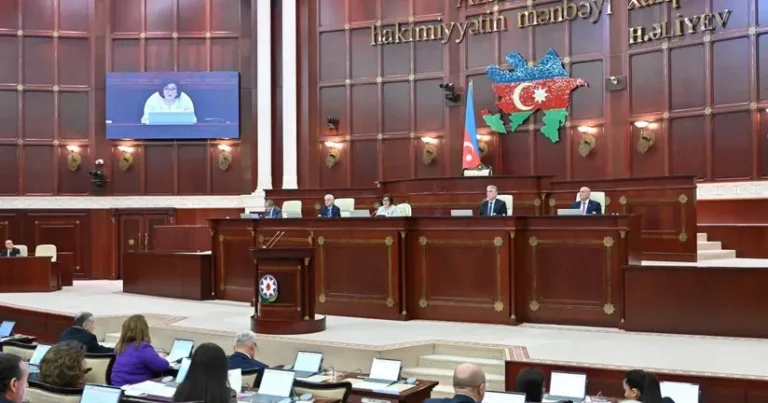 Milli Məclisin yaz sessiyasının ilk plenar iclası başlayıb