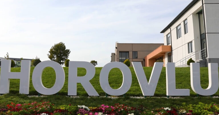 Köç karvanı Horovlu kəndinə çatdı