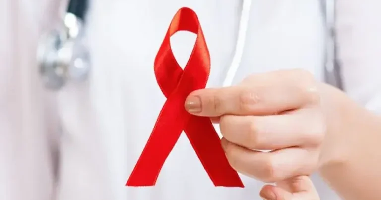 Azərbaycanda İİV-lə müalicə alanların sayı açıqlanıb