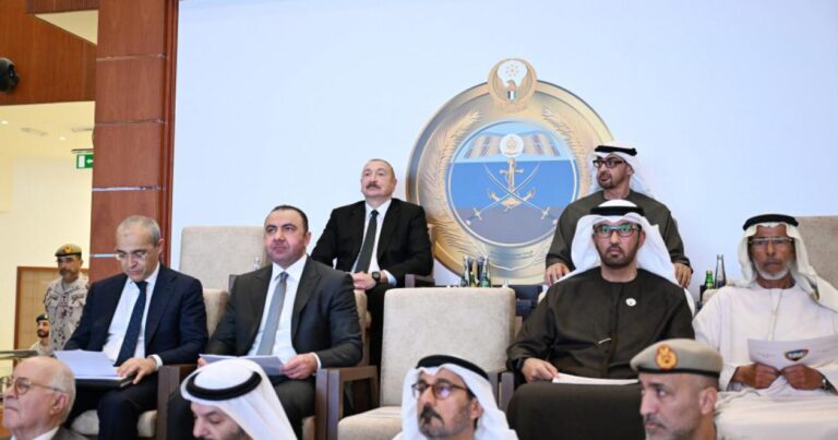 Prezidentlər “Sülh Qalxanı – 2026” birgə əməliyyat-taktiki təlimini izləyiblər Prezidentlər “Sülh Qalxanı – 2026” birgə əməliyyat-taktiki təlimini izləyiblər