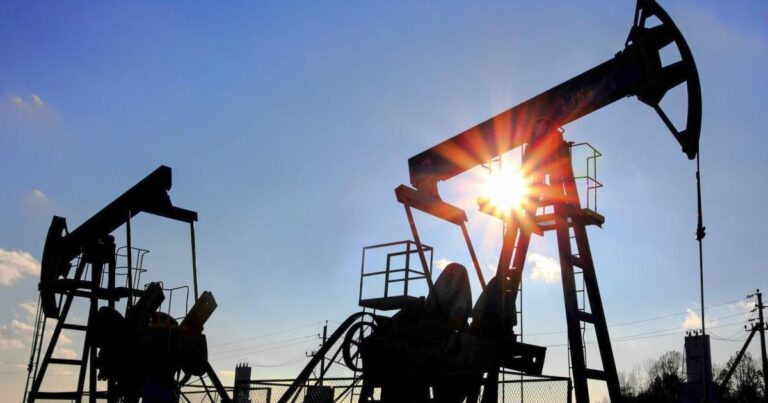 Azərbaycan nefti cüzi ucuzlaşıb