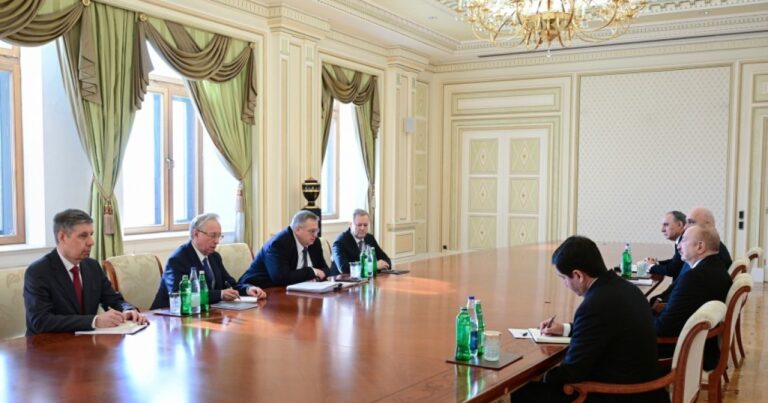 İlham Əliyev Overçuku qəbul edib