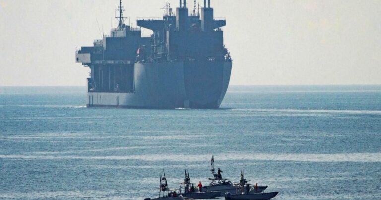 “ABŞ tezliklə Hörmüz boğazında tankerləri müşayiət edəcək” – Tramp