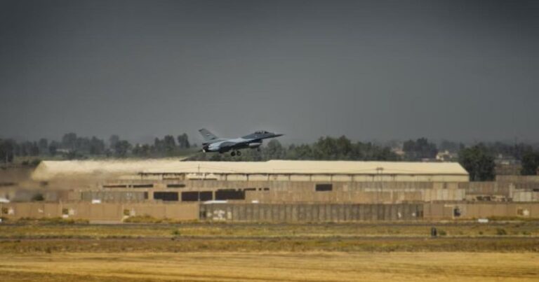 İran Bağdad yaxınlığında yerləşən ABŞ bazasına hücum edib
