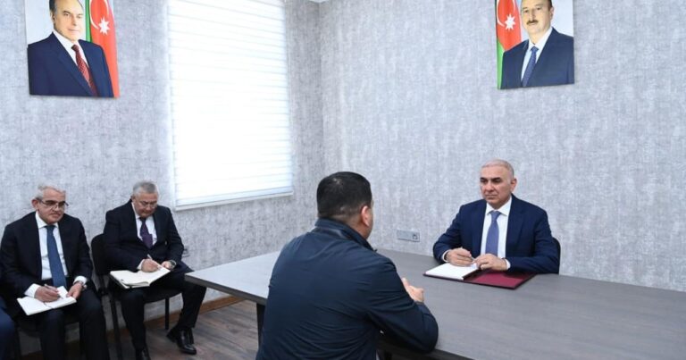 Vüqar Əhmədov Şuşada vətəndaşları qəbul edib