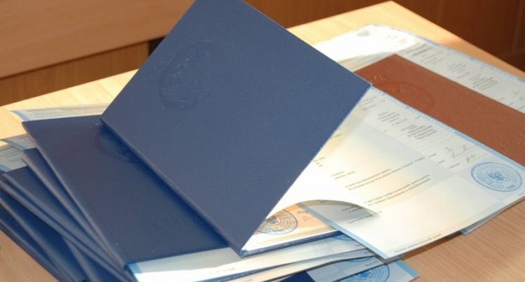 10 məzunun diplomu saxta çıxdı