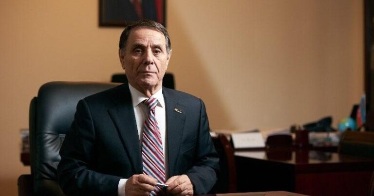 Novruz Məmmədov ADU-dakı işindən də çıxdı