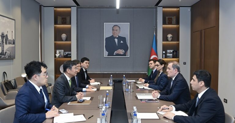 Ceyhun Bayramov koreyalı hakimi qəbul edib