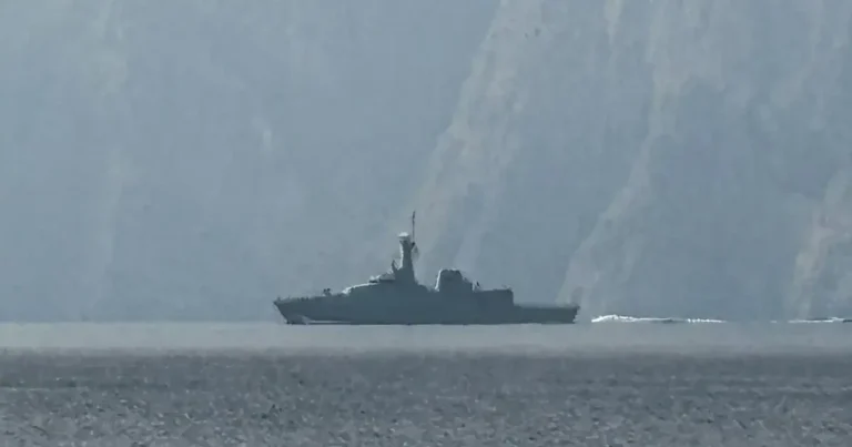 ABŞ gəmiləri Hörmüz boğazından keçib