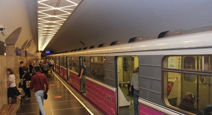 Bazar günündən metro yeni qrafikdə işləyəcək